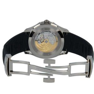 patek-philippe-aquanaut-blue-dial-replica-2-600x600