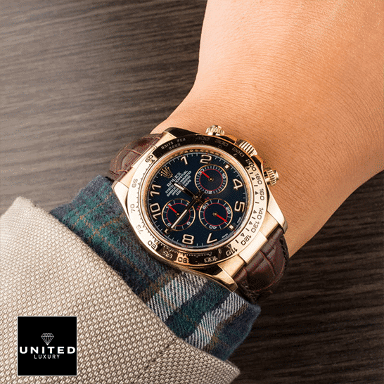 Rolex Daytona Yellow Gold Case 116518 Replica on his arm